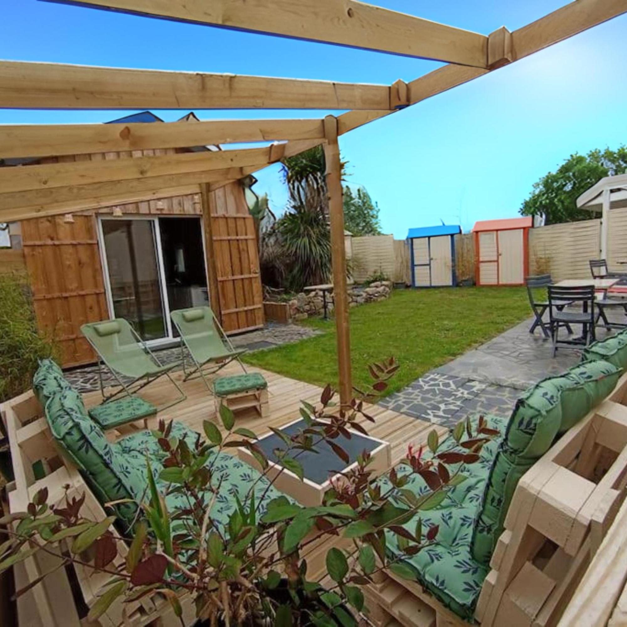 Dans Une Maison Familiale Avec Jardin A 800M De La Plage Breville-sur-Mer Ngoại thất bức ảnh